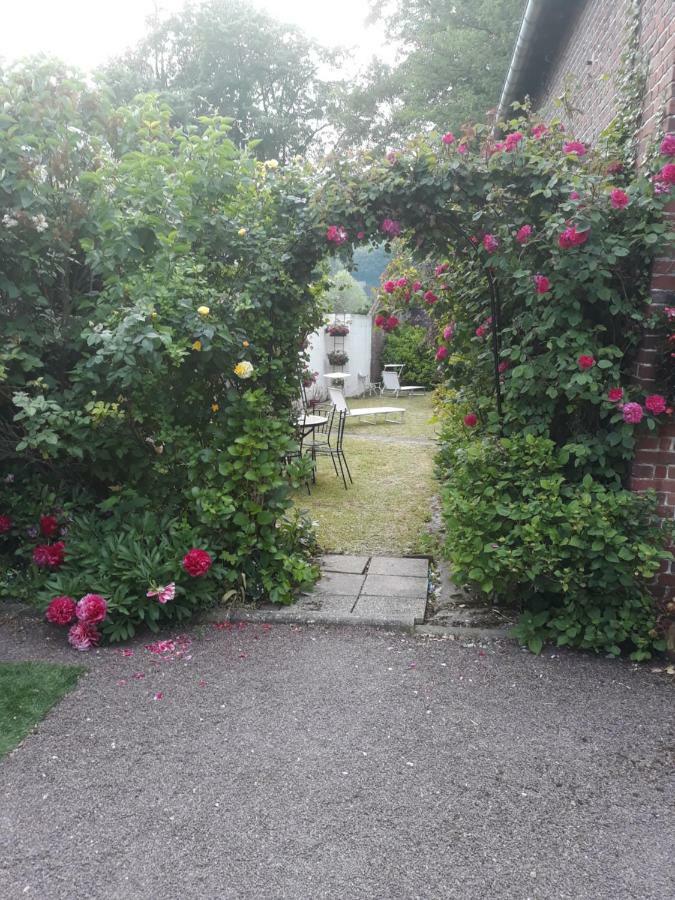 Gite Au Bord Du Lac Montville Bagian luar foto